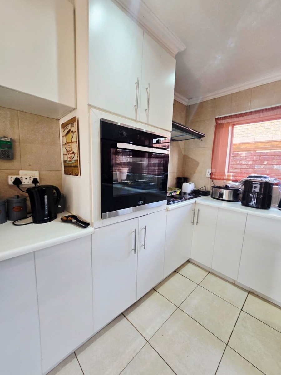 2 Bedroom Property for Sale in La Hoff North West
